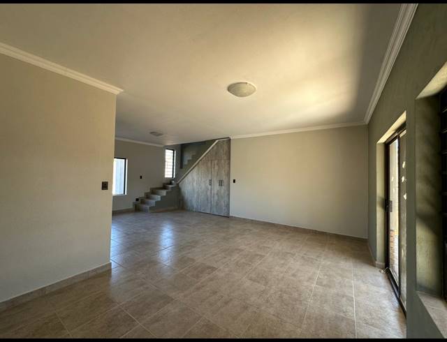 3 BEDROOM SECTIONAL TITLE FOR SALE IN WATERVAL EAST